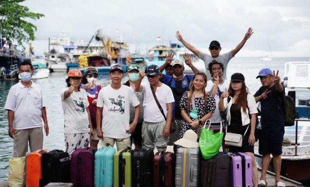 paket tour wisata raja ampat papua